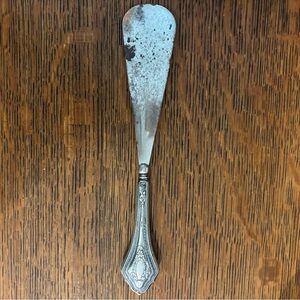 ANTIQUE STERLING SILVER HANDLED SHOEHORN